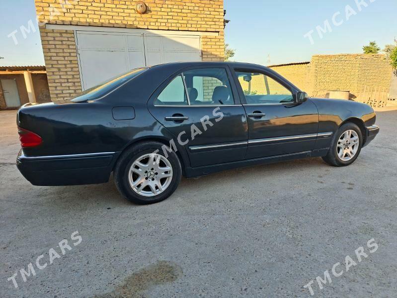 Mercedes-Benz E-Class 1998 - 35 000 TMT - Мары - img 3