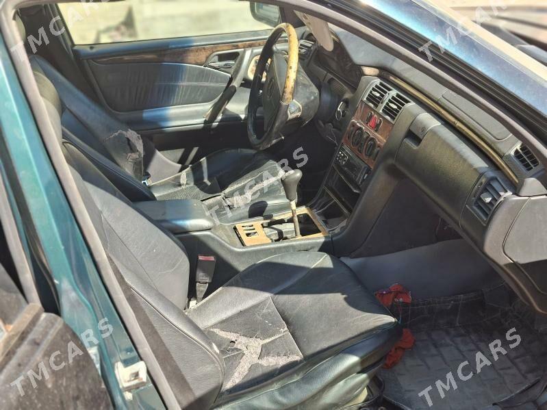 Mercedes-Benz E-Class 1998 - 35 000 TMT - Мары - img 9
