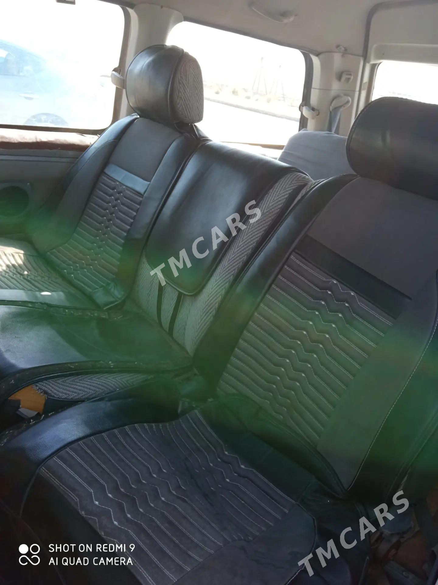 Toyota Town Ace 1993 - 35 000 TMT - Фарап - img 6