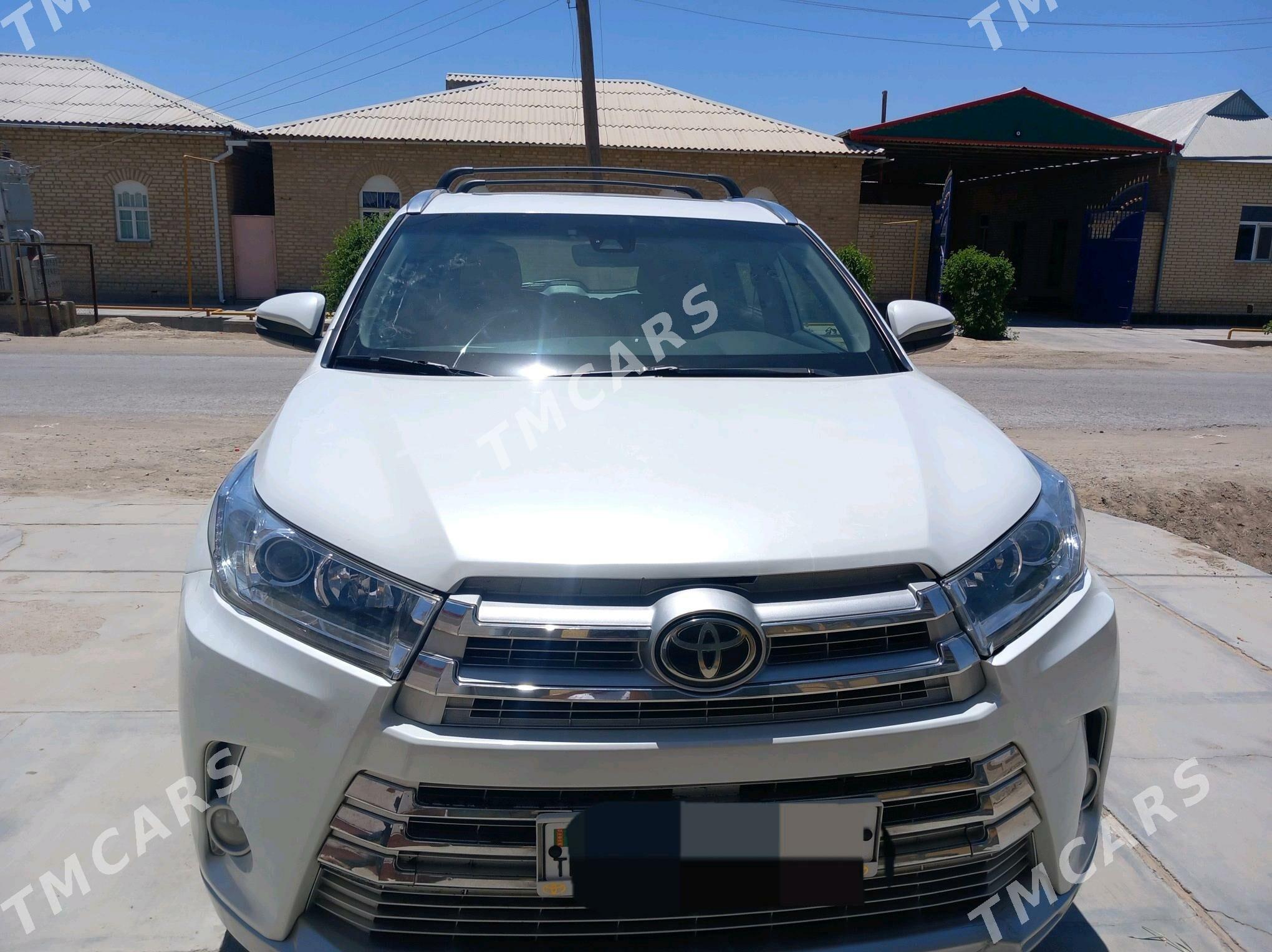 Toyota Highlander 2019 - 400 000 TMT - Ýolöten - img 10