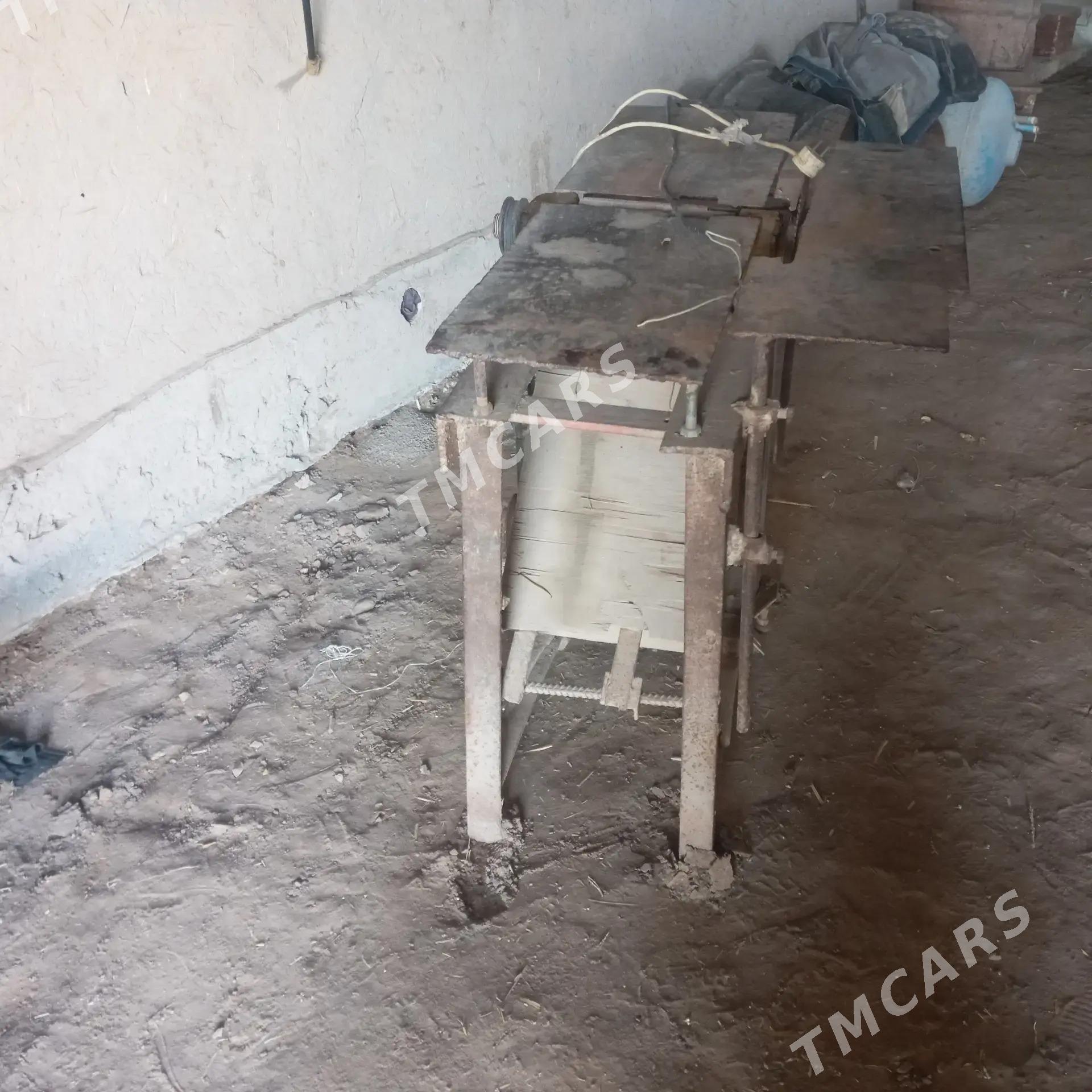 agac kesyan stanok - Губадаг - img 2