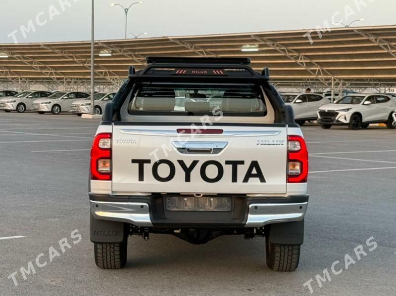 Toyota Hilux 2023 - 645 000 TMT - Ашхабад - img 10