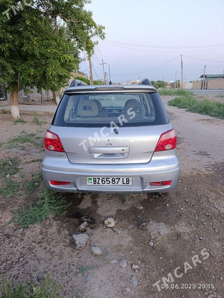 Mitsubishi Outlander 2004 - 60 000 TMT - Çärjew - img 3