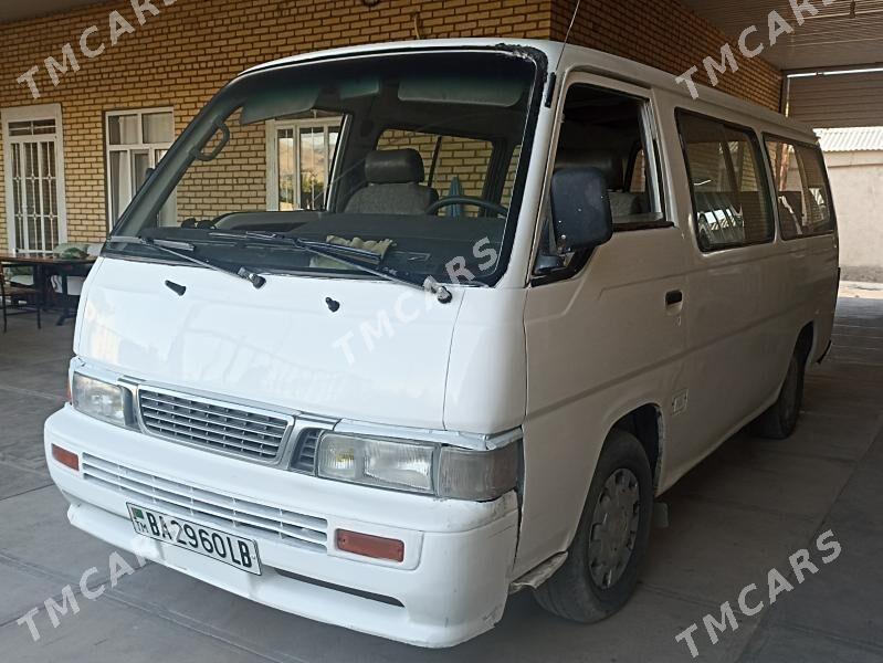 Nissan Urvan 2001 - 52 000 TMT - Магданлы - img 5