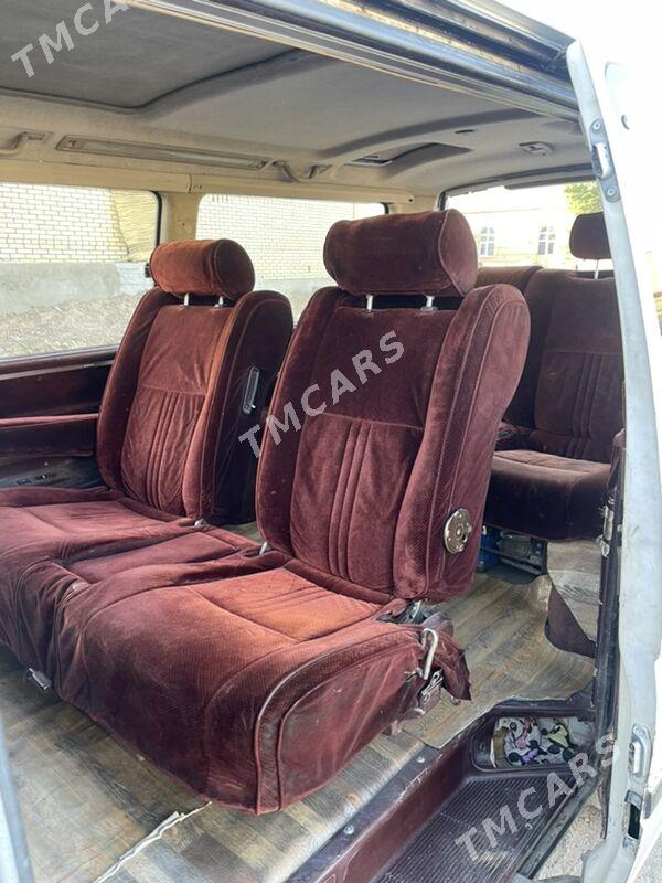 Toyota Hiace 1992 - 70 000 TMT - Мары - img 8