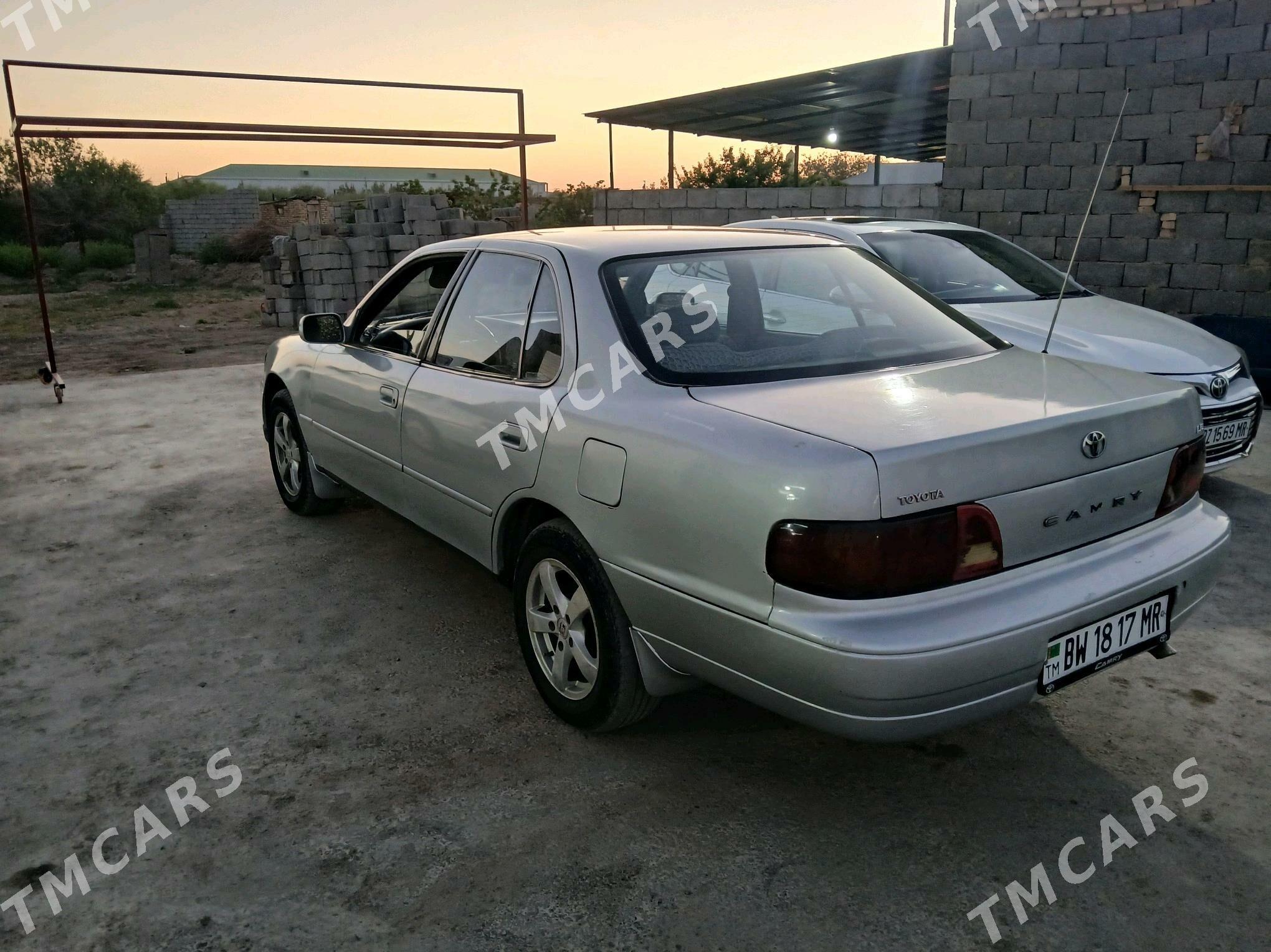 Toyota Camry 1994 - 80 000 TMT - Векильбазар - img 4