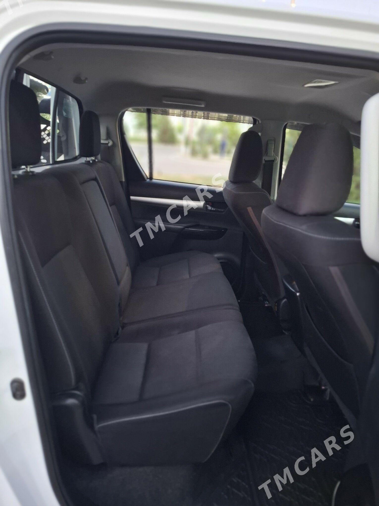 Toyota Hilux 2020 - 500 000 TMT - Aşgabat - img 8