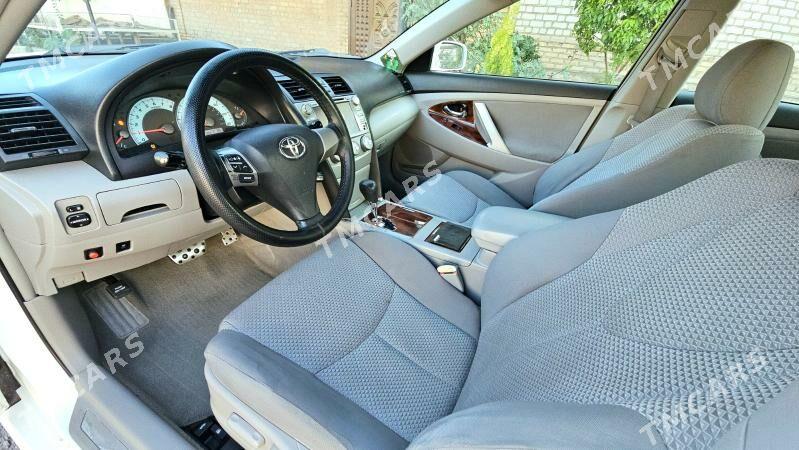 Toyota Camry 2010 - 214 000 TMT - Дашогуз - img 9