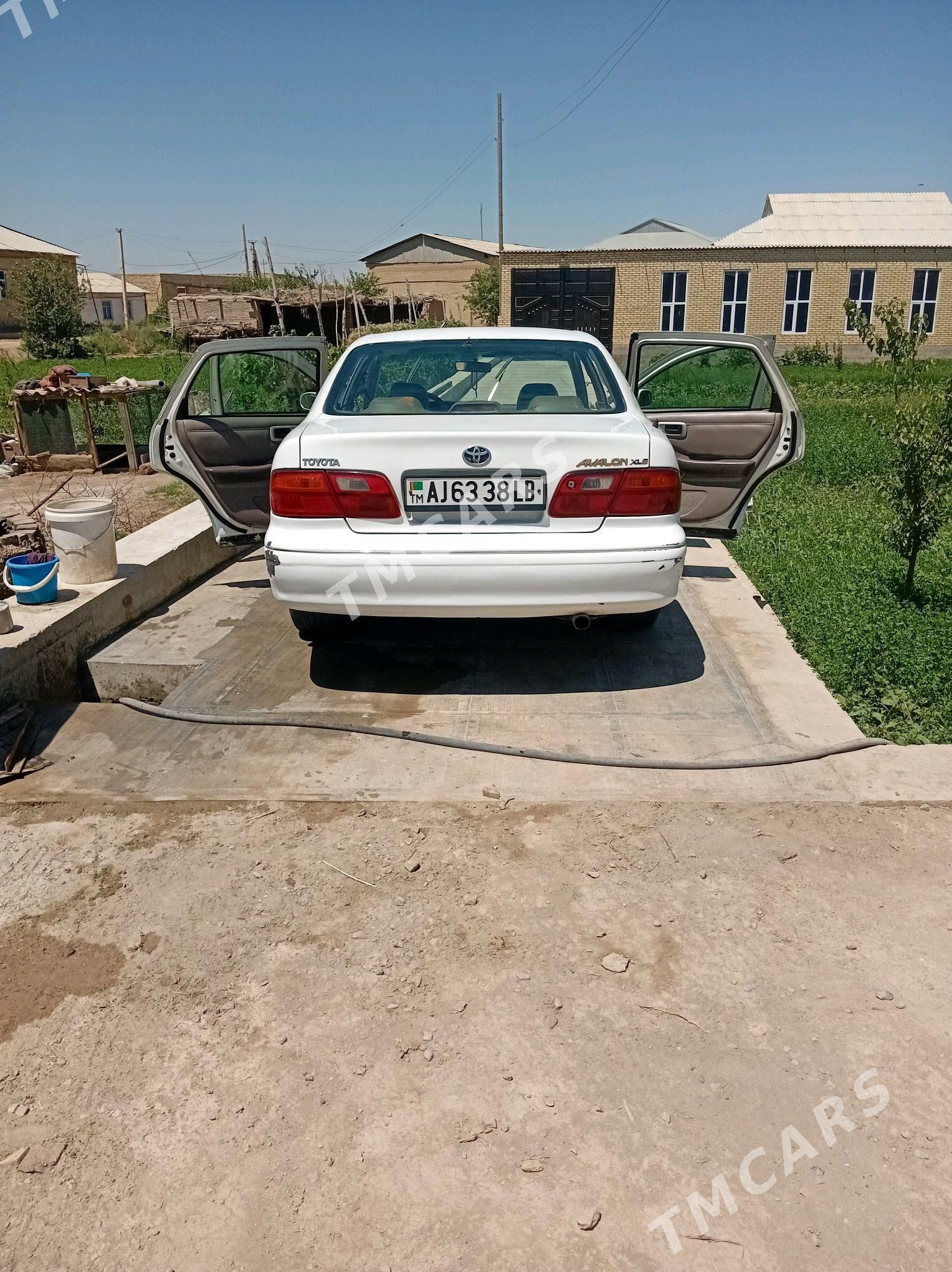 Toyota Avalon 1998 - 110 000 TMT - Сакар - img 4