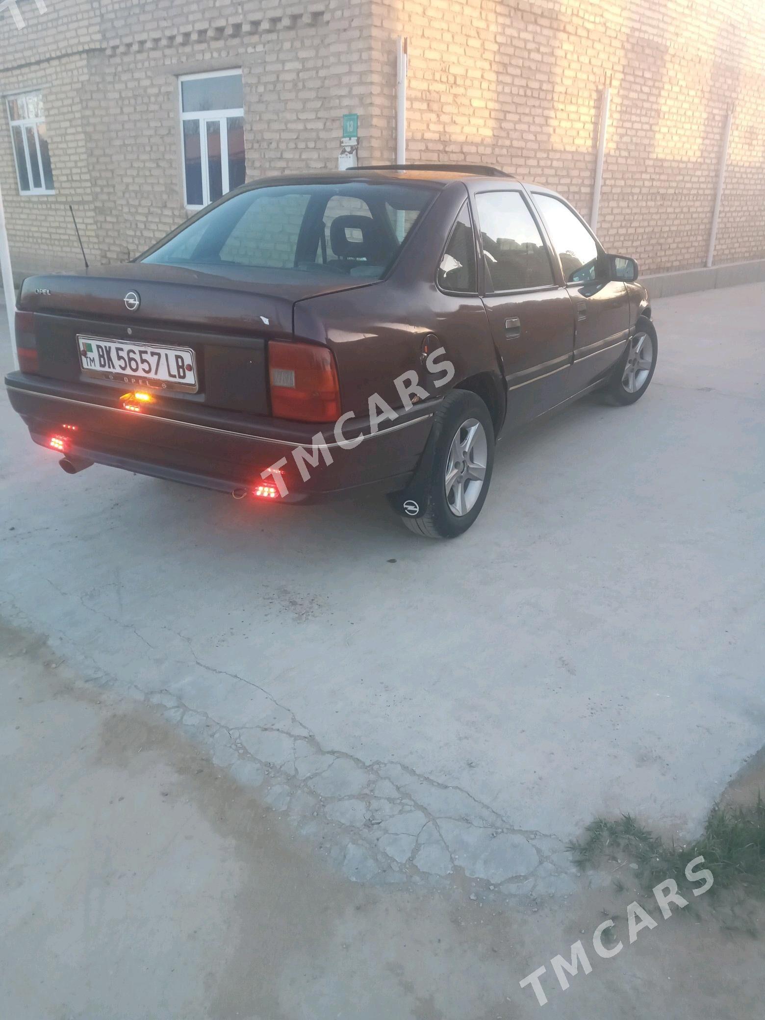 Opel Vectra 1993 - 26 000 TMT - Саят - img 4