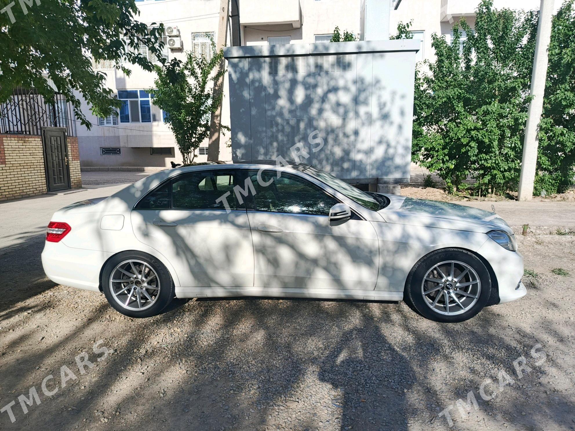Mercedes-Benz E350 2010 - 325 000 TMT - Мары - img 3