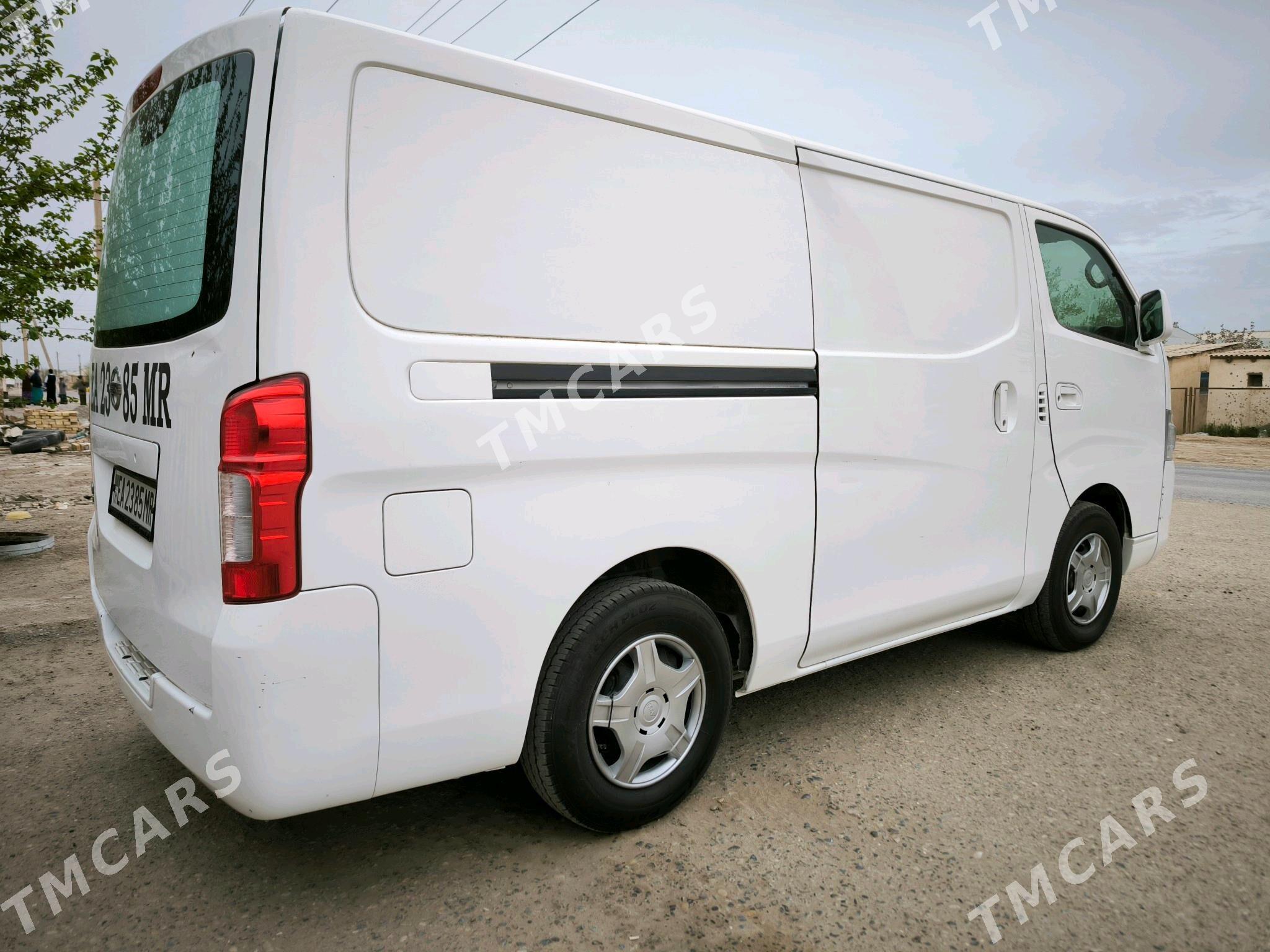 Nissan Urvan 2017 - 278 000 TMT - Mary - img 5