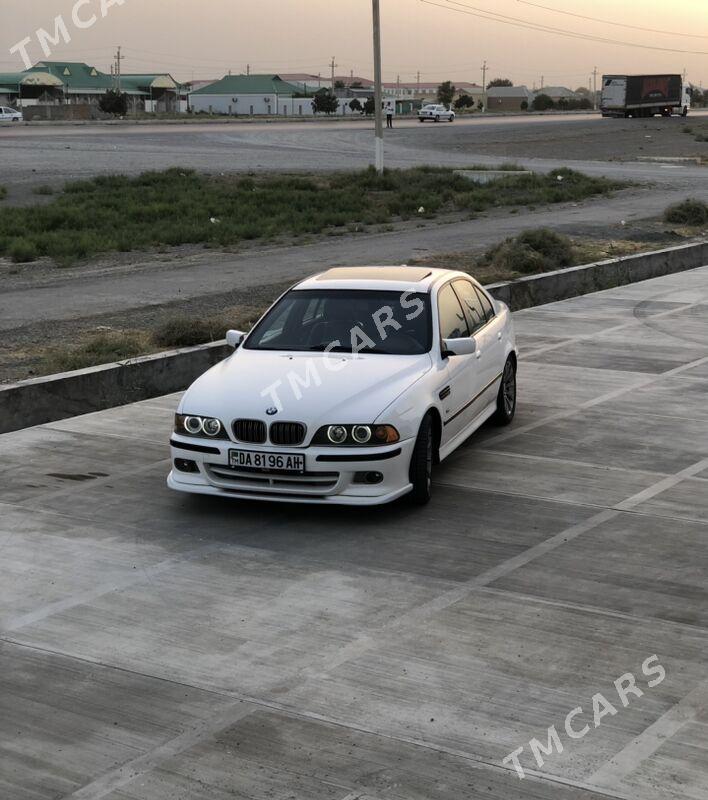 BMW E39 2002 - 135 000 TMT - Aşgabat - img 4
