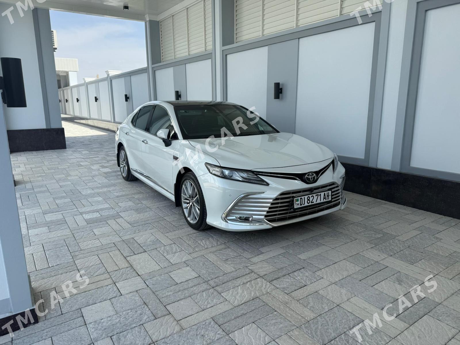 Toyota Camry 2023 - 620 000 TMT - Aşgabat - img 3