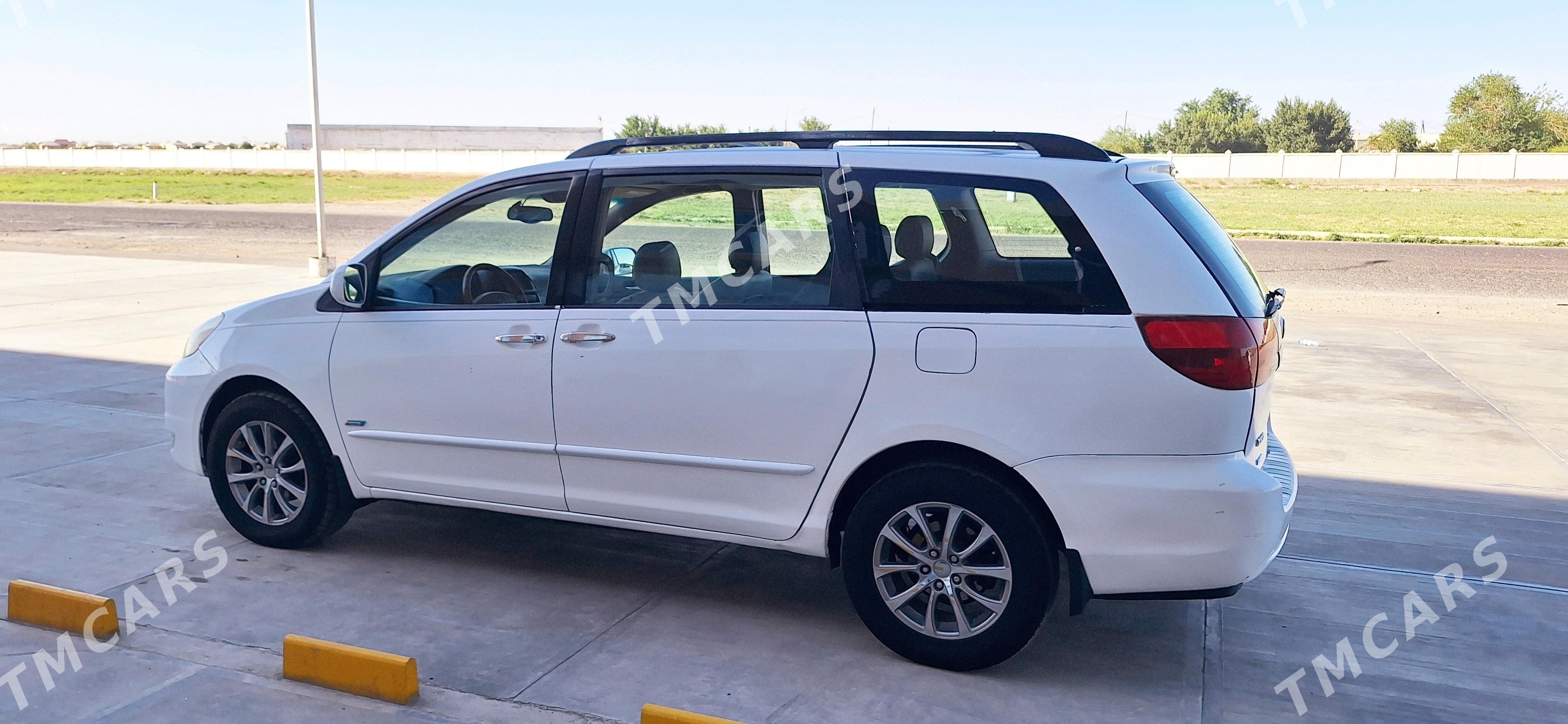Toyota Sienna 2004 - 200 000 TMT - Mary - img 6