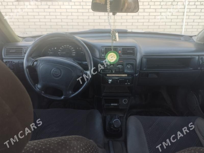 Opel Vectra 1993 - 30 000 TMT - Мары - img 3