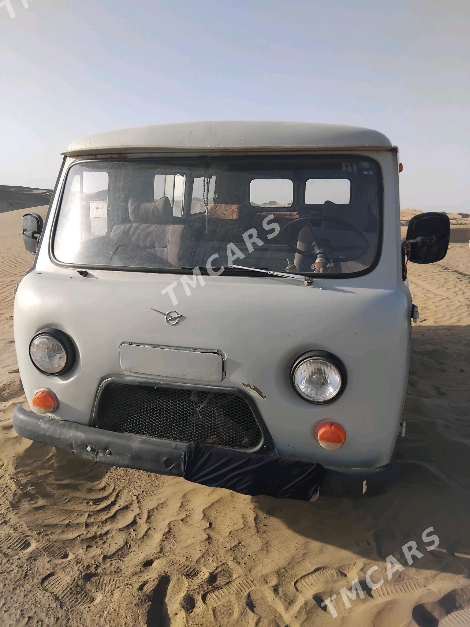 UAZ Profi 2000 - 25 000 TMT - Ak bugdaý etraby - img 2