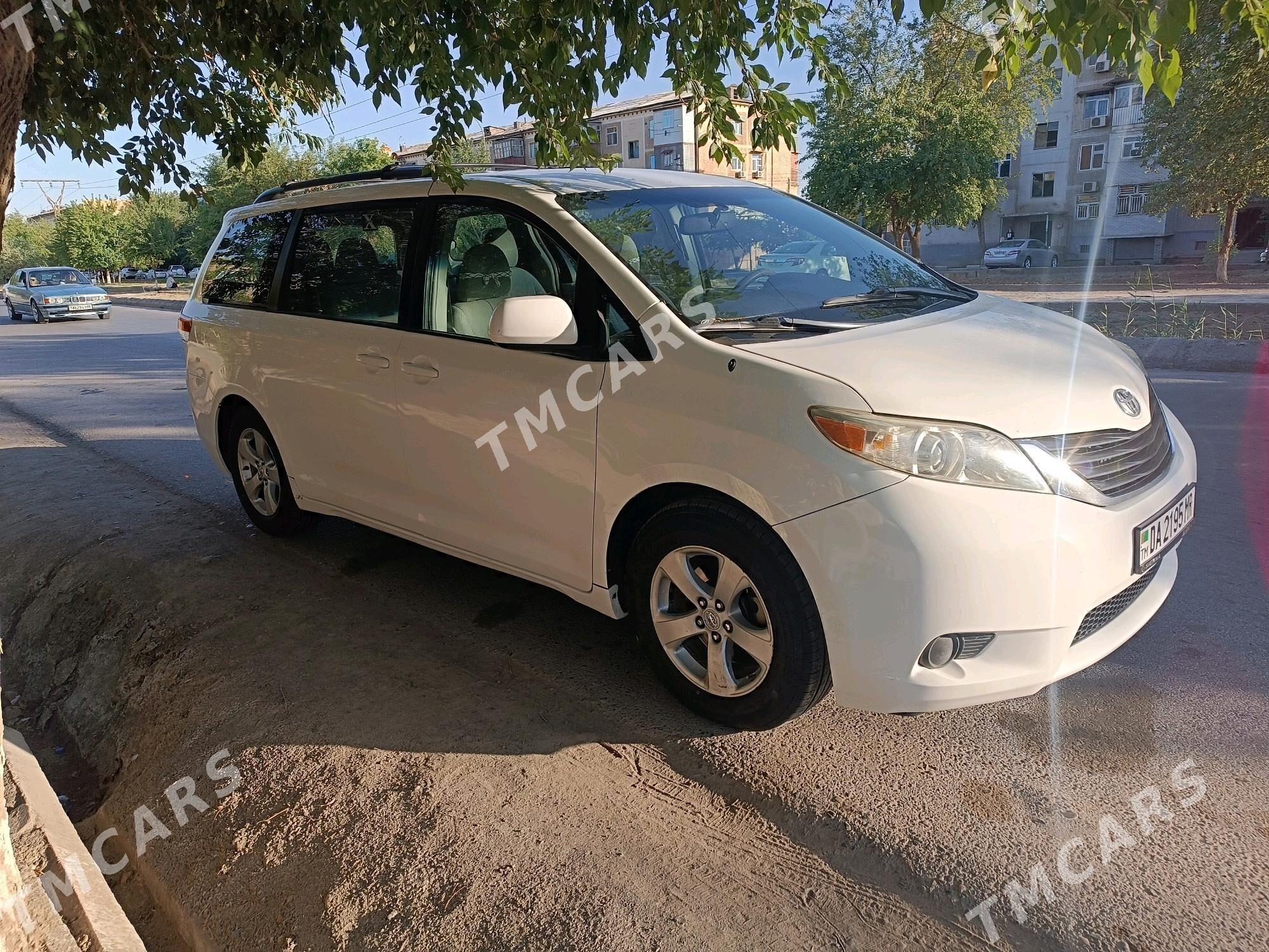 Toyota Sienna 2011 - 279 000 TMT - Mary - img 3
