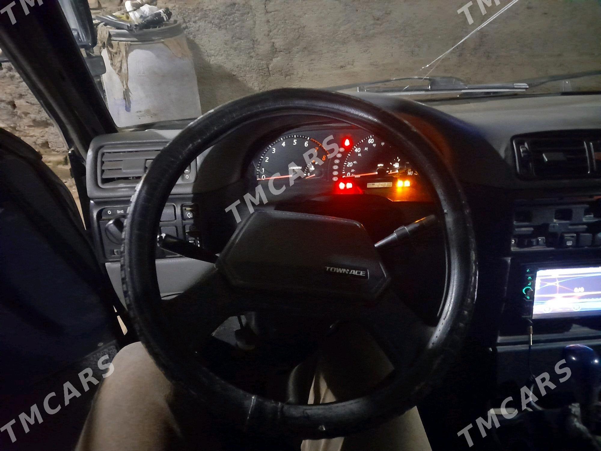Toyota Town Ace 1987 - 25 000 TMT - Саят - img 6