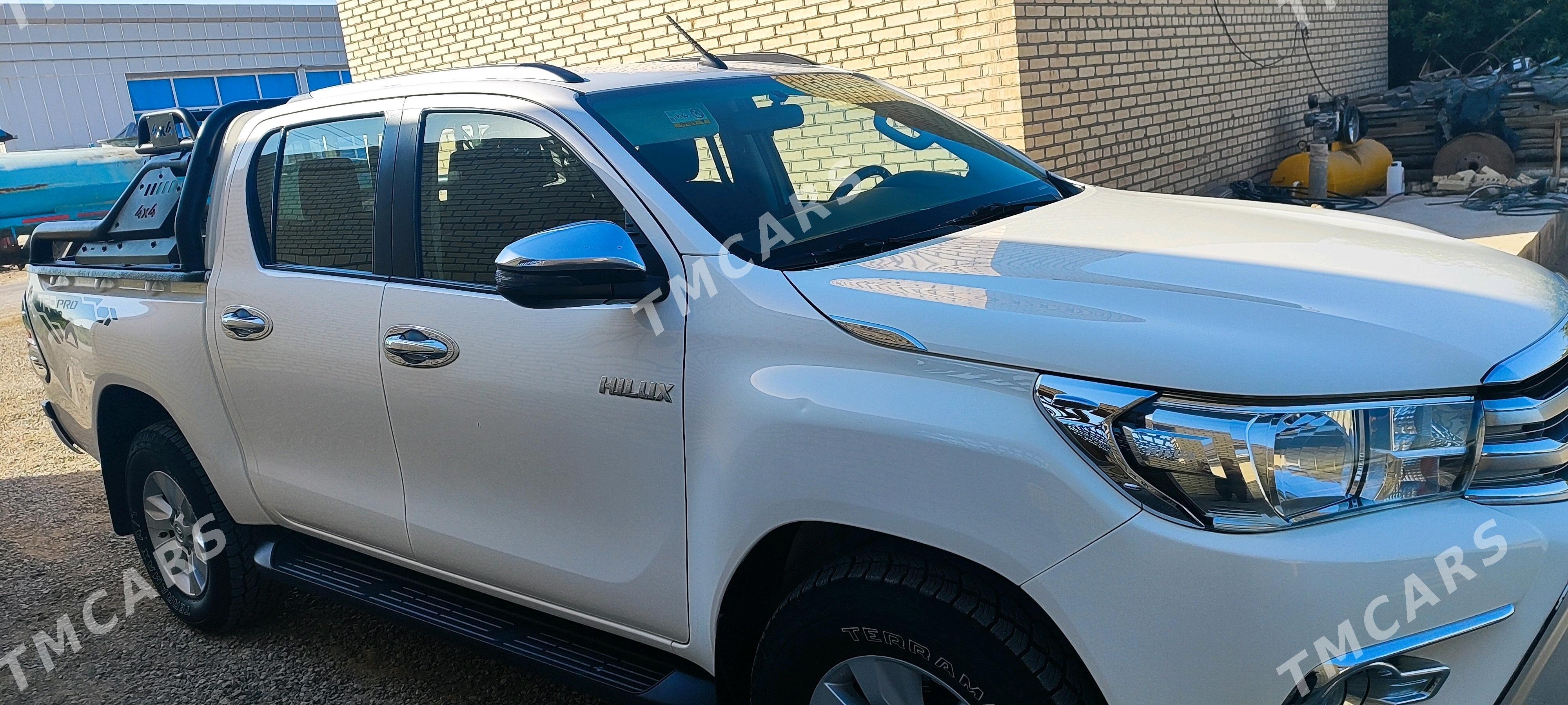 Toyota Hilux 2018 - 500 000 TMT - Мары - img 3