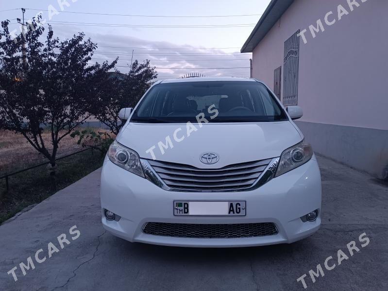 Toyota Sienna 2010 - 275 000 TMT - Ашхабад - img 3