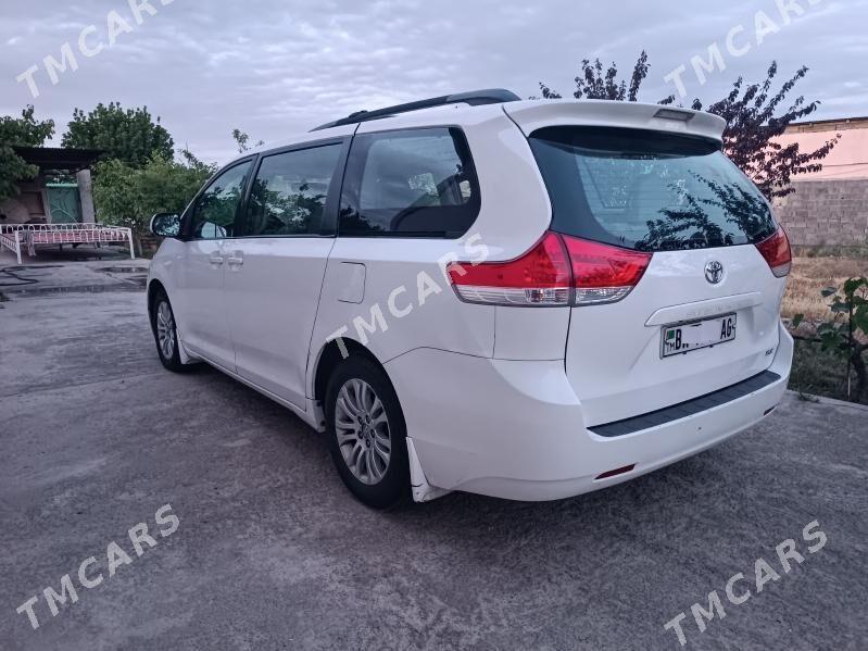 Toyota Sienna 2010 - 275 000 TMT - Ашхабад - img 2