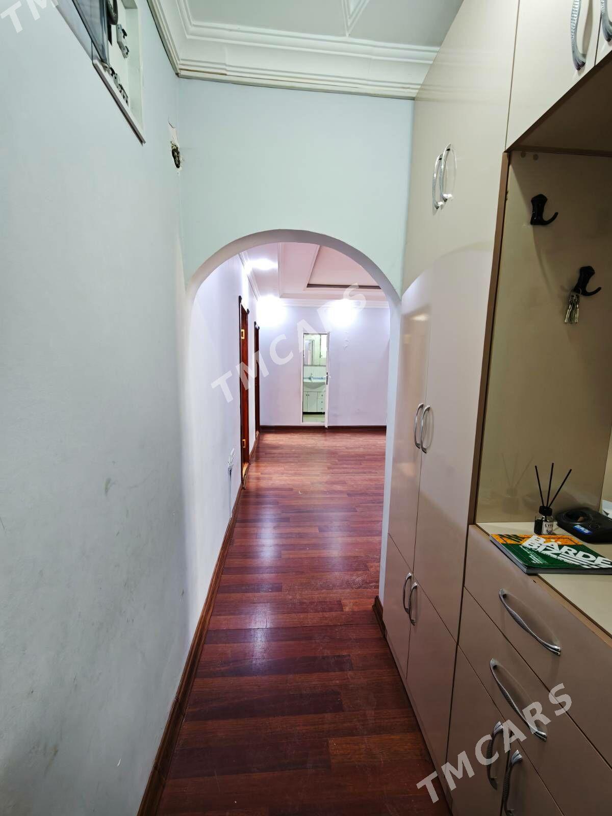 Мир4   9 / 5 этж 4 ком 110м² - Aşgabat - img 5