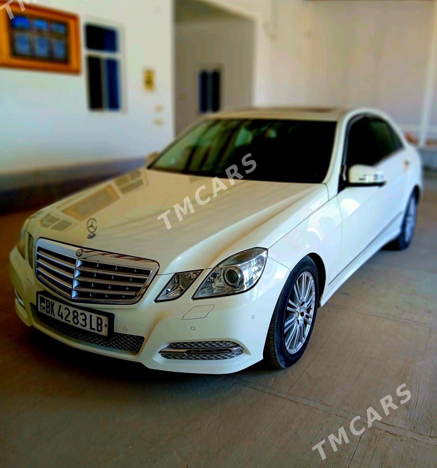 Mercedes-Benz E350 2010 - 260 000 TMT - Чарджоу - img 6