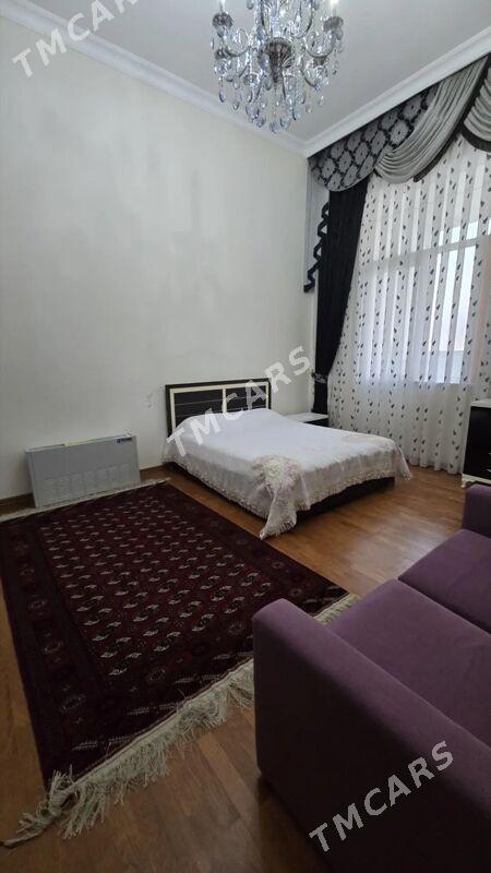 Moskovskyy elitka arzan - Moskowskiý köç. (10 ýyl abadançylyk şaýoly) - img 1