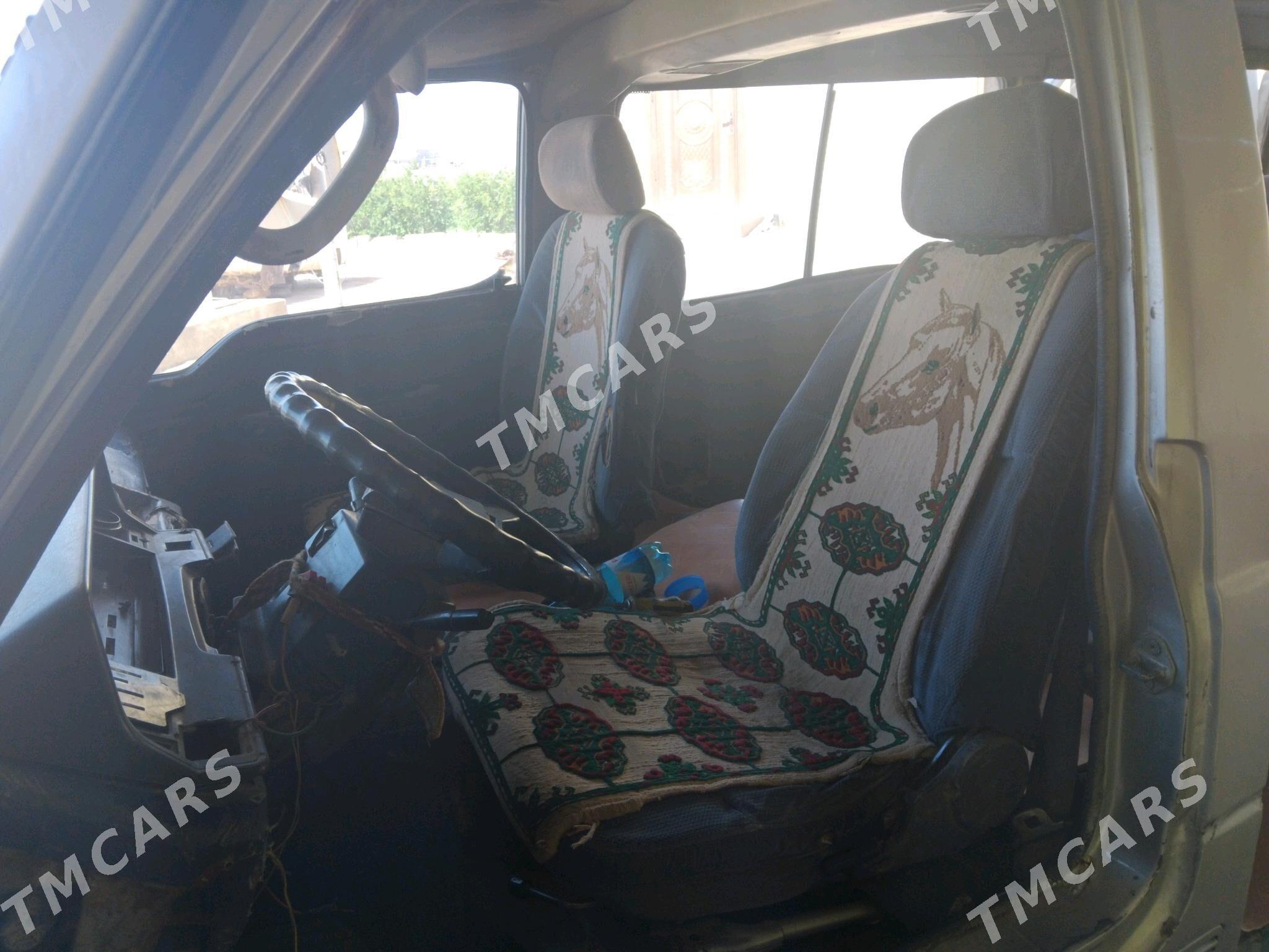 Toyota Hiace 1988 - 20 000 TMT - Мургап - img 3