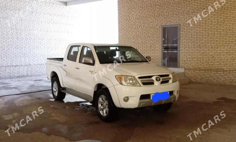 Toyota Hilux 2006 - 220 000 TMT - Халач - img 2