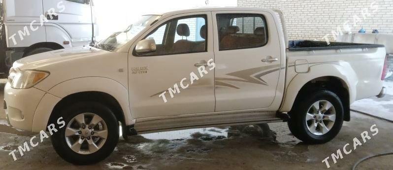 Toyota Hilux 2006 - 220 000 TMT - Халач - img 6