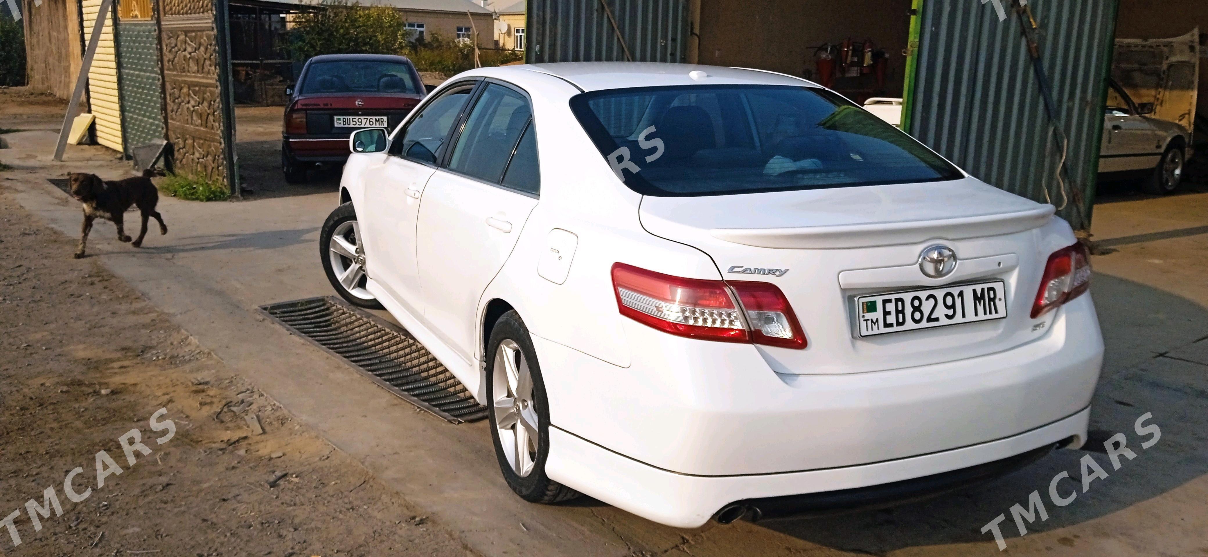 Toyota Camry 2010 - 180 000 TMT - Мары - img 3