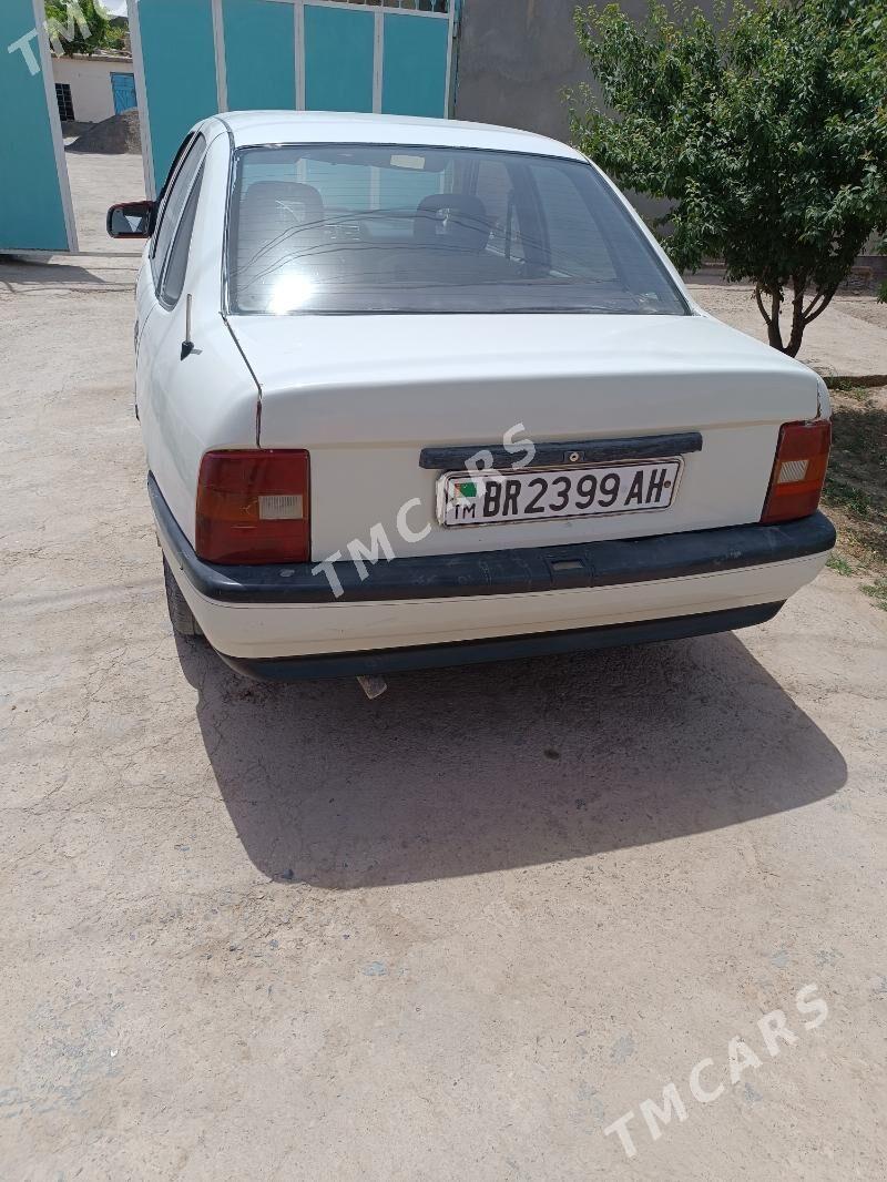 Opel Vectra 1989 - 18 000 TMT - Теджен - img 3