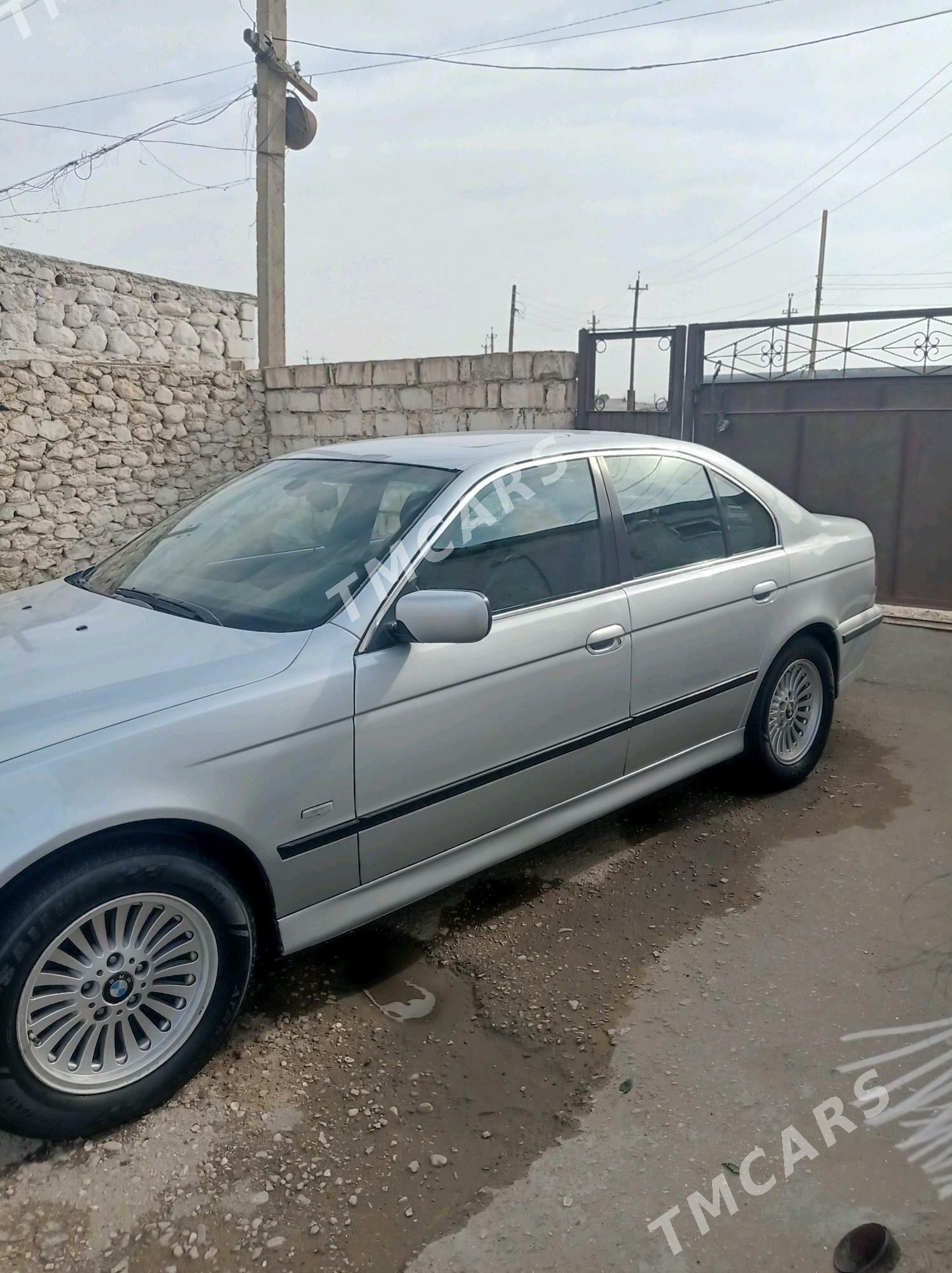 BMW E39 1997 - 80 000 TMT - Jebel - img 2