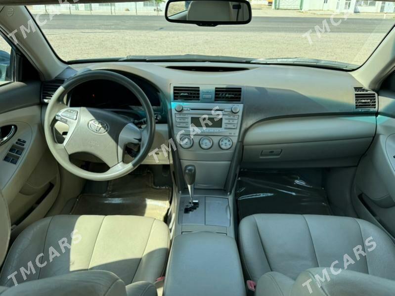 Toyota Camry 2010 - 195 000 TMT - Мары - img 5