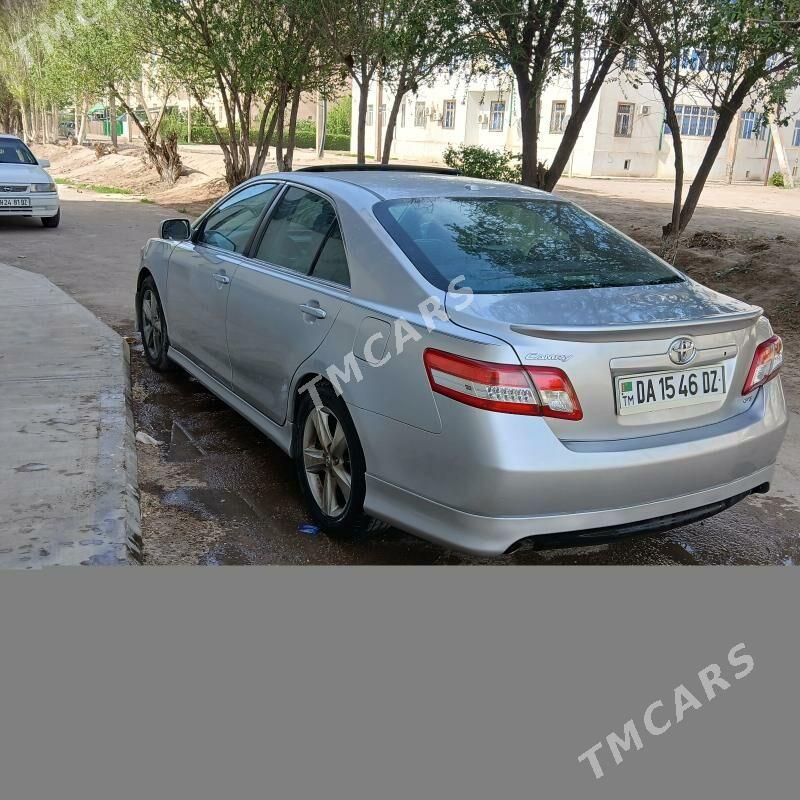 Toyota Camry 2010 - 220 000 TMT - Дашогуз - img 2