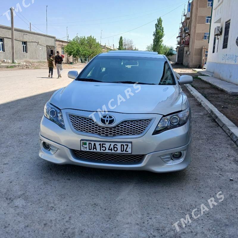 Toyota Camry 2010 - 220 000 TMT - Дашогуз - img 4