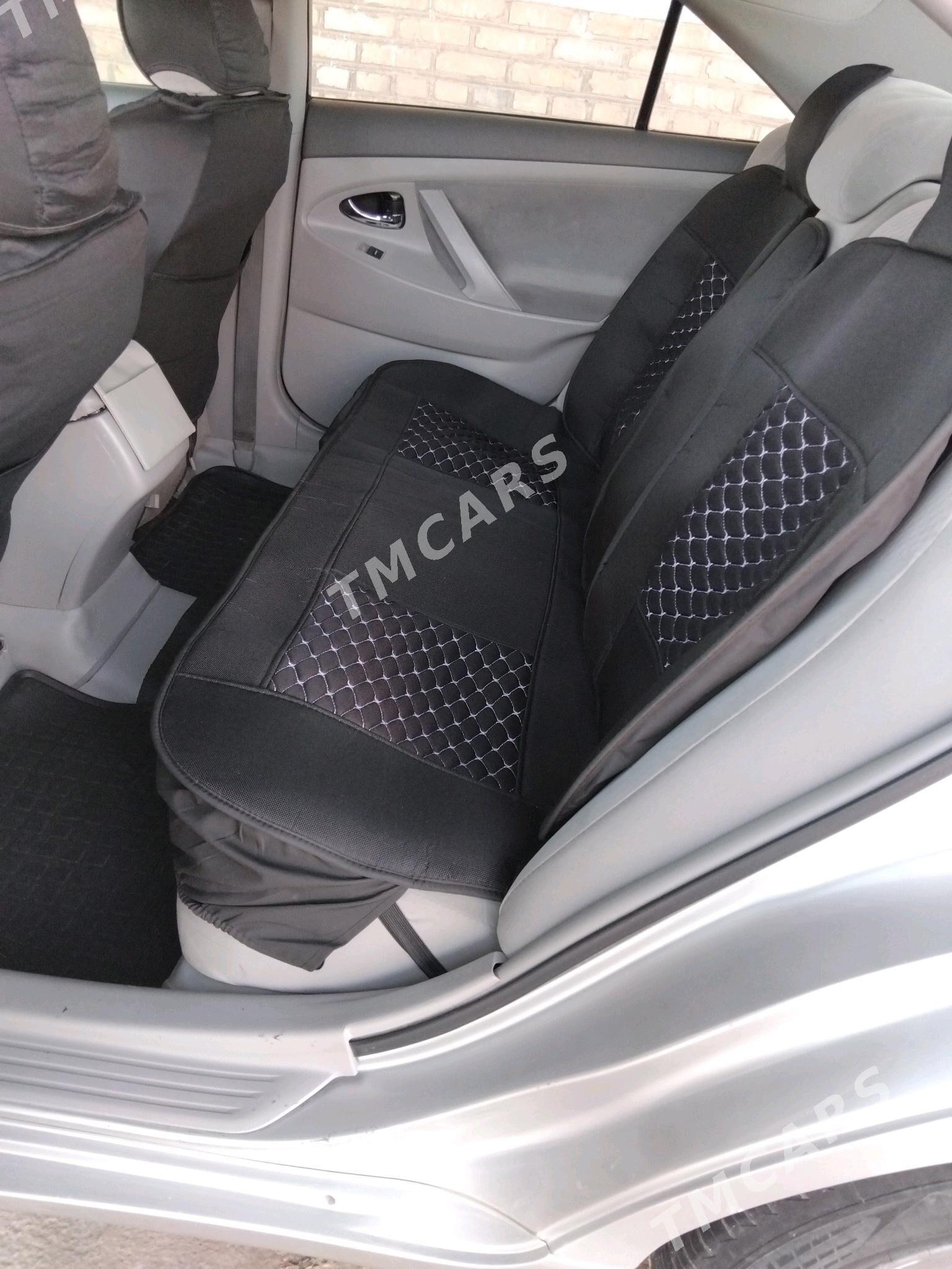 Toyota Camry 2010 - 192 000 TMT - Ёлётен - img 4