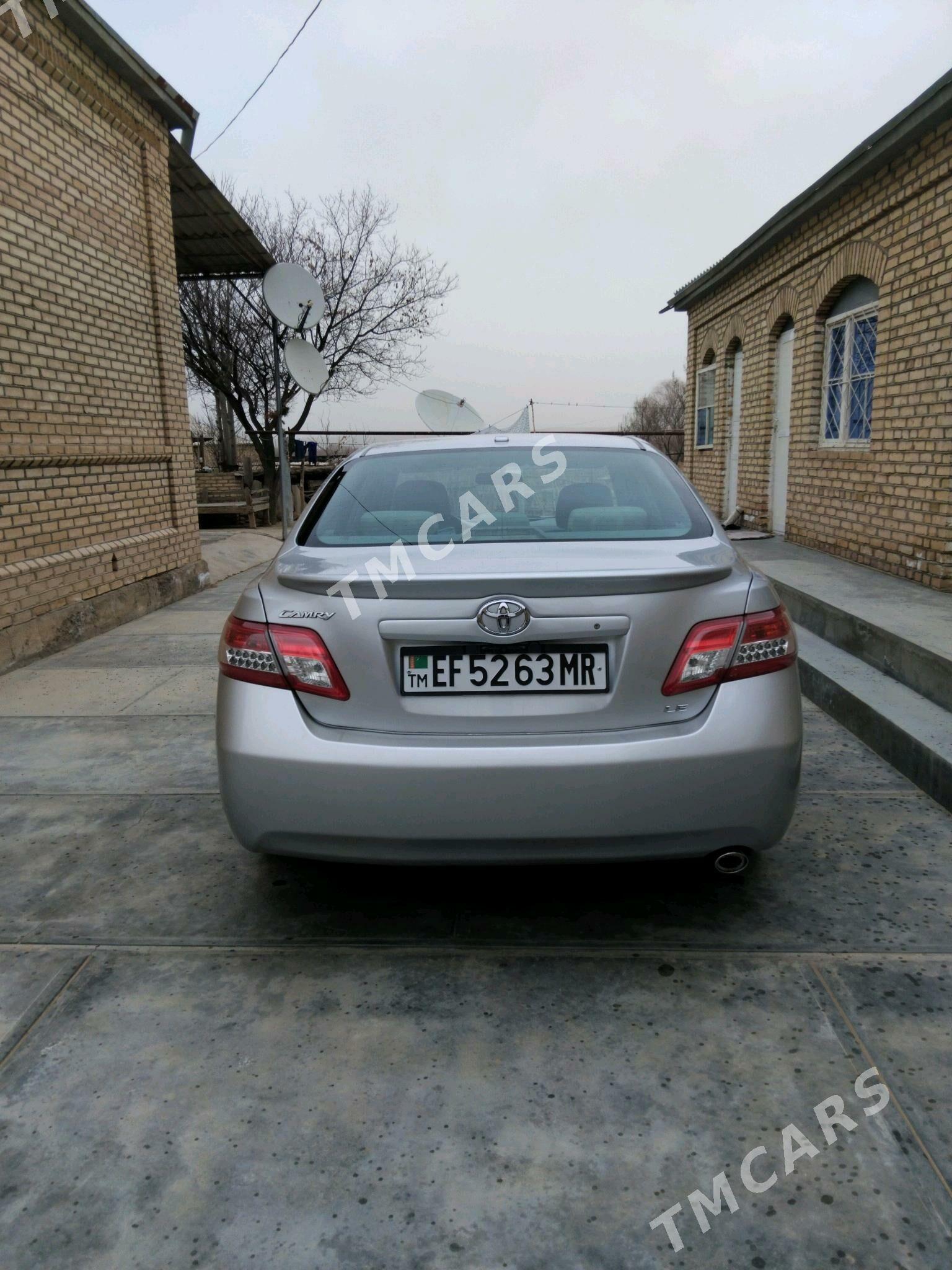Toyota Camry 2010 - 192 000 TMT - Ёлётен - img 2