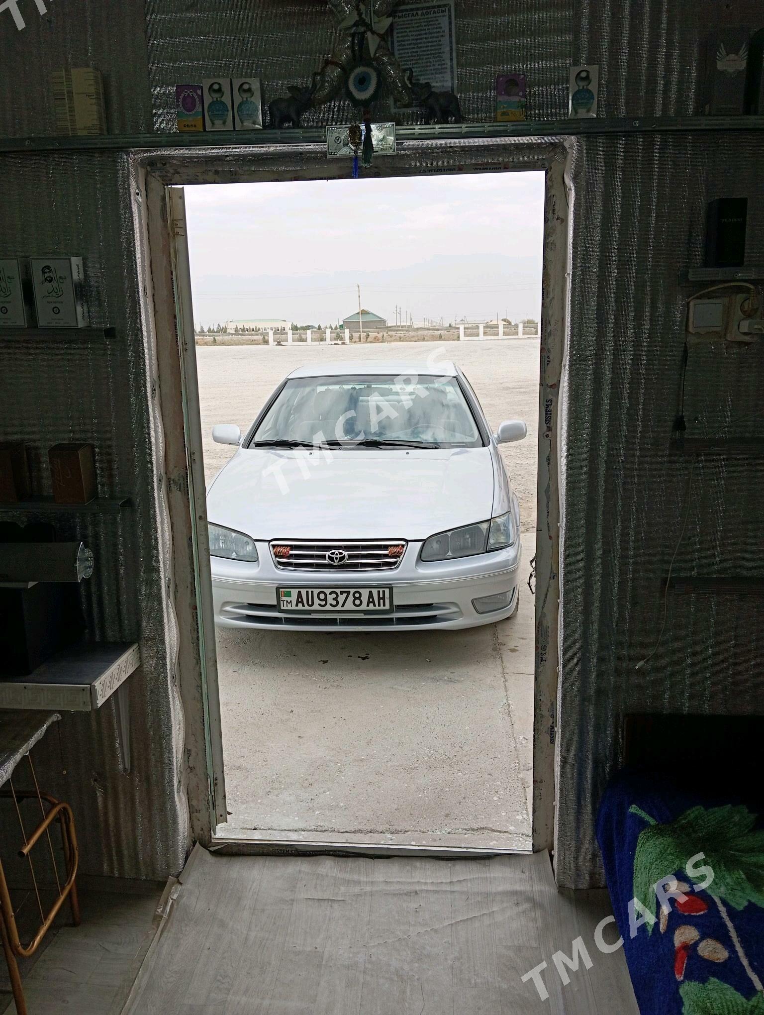 Toyota Camry 2001 - 130 000 TMT - Kaka - img 5