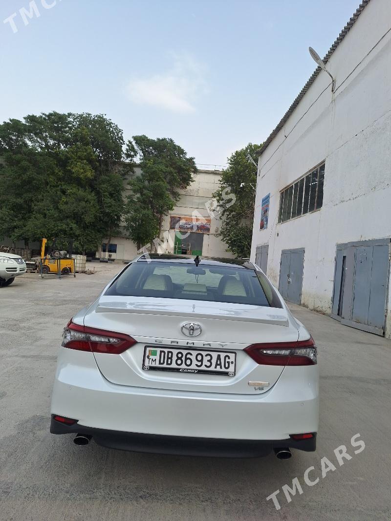 Toyota Camry 2021 - 630 000 TMT - Aşgabat - img 3