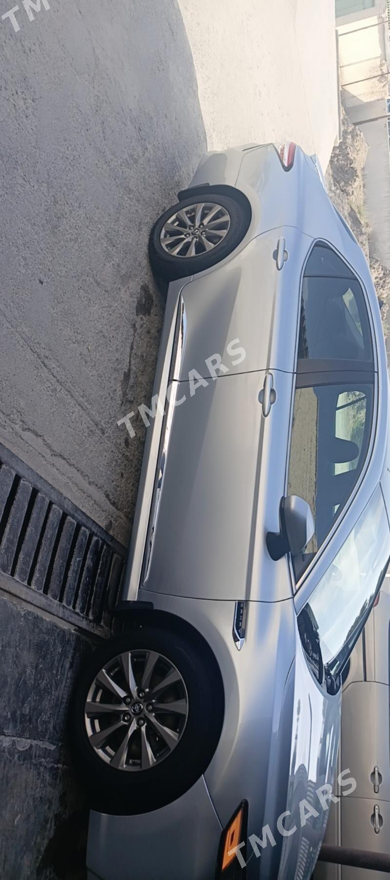 Toyota Camry 2018 - 280 000 TMT - Ýolöten - img 3