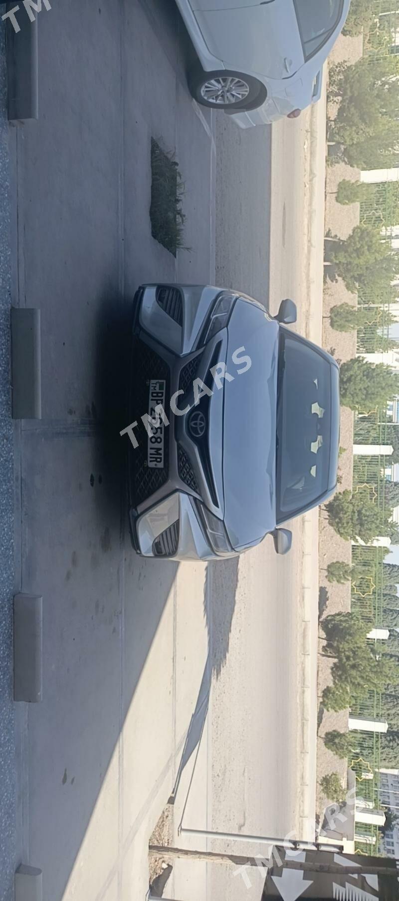 Toyota Camry 2018 - 280 000 TMT - Ýolöten - img 6