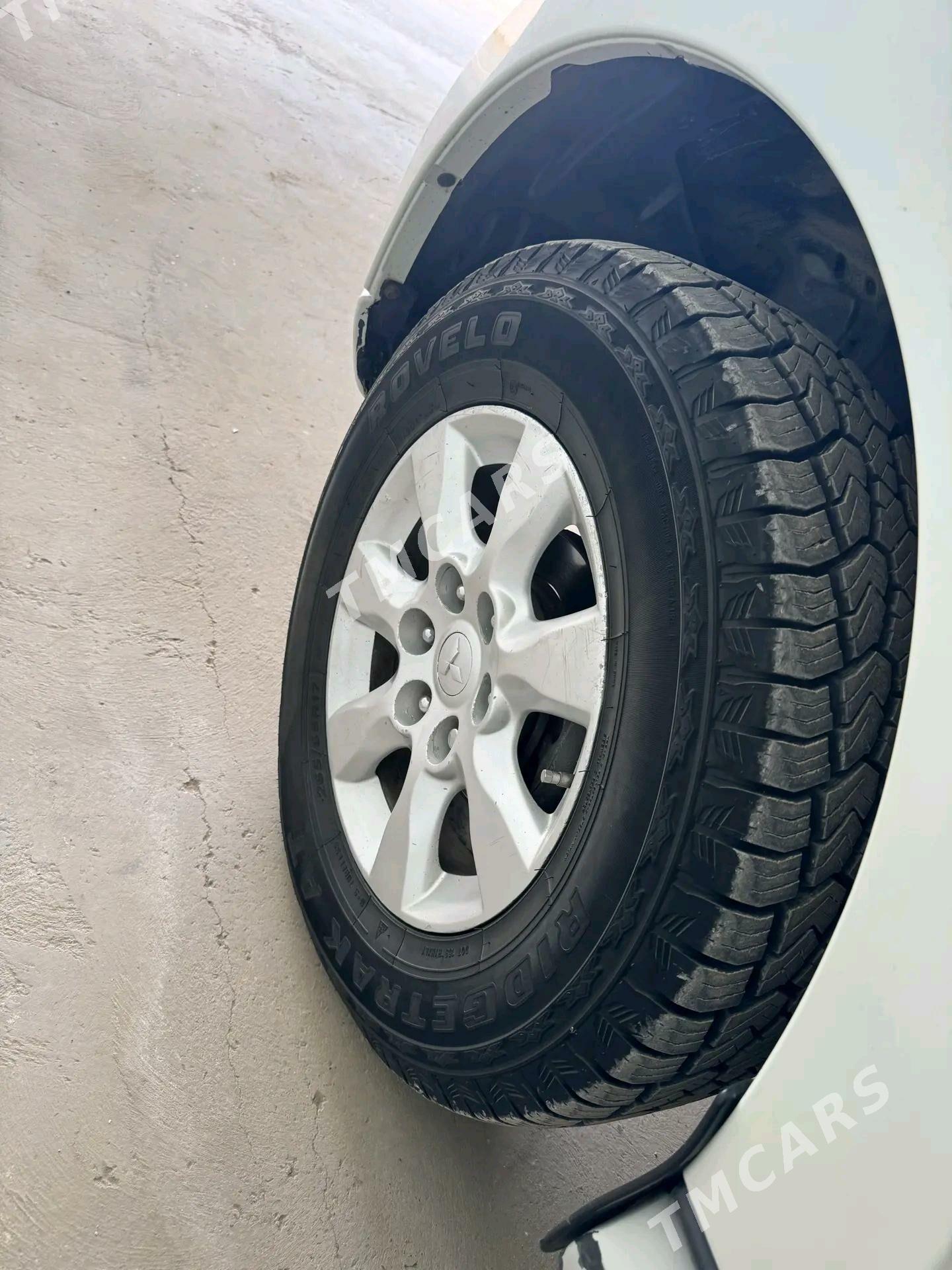 Mitsubishi Pajero 2013 - 200 000 TMT - Türkmenbaşy - img 4