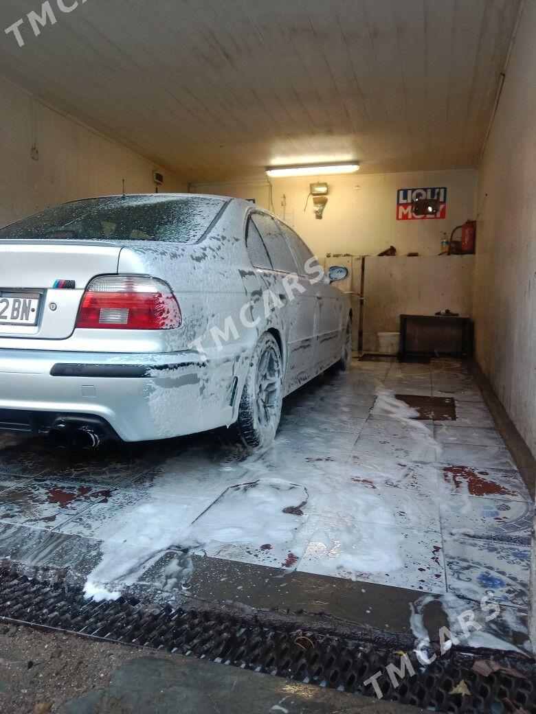 BMW E39 2002 - 134 000 TMT - Türkmenbaşy - img 3