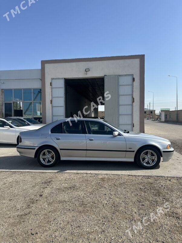 BMW E39 2000 - 99 000 TMT - Dänew - img 5