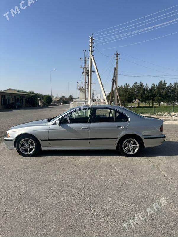 BMW E39 2000 - 99 000 TMT - Dänew - img 4