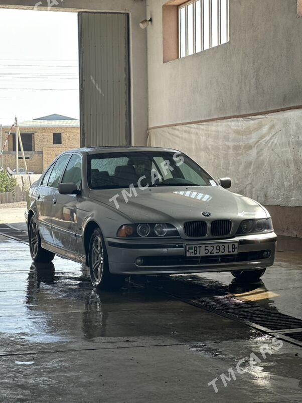 BMW E39 2000 - 99 000 TMT - Dänew - img 7