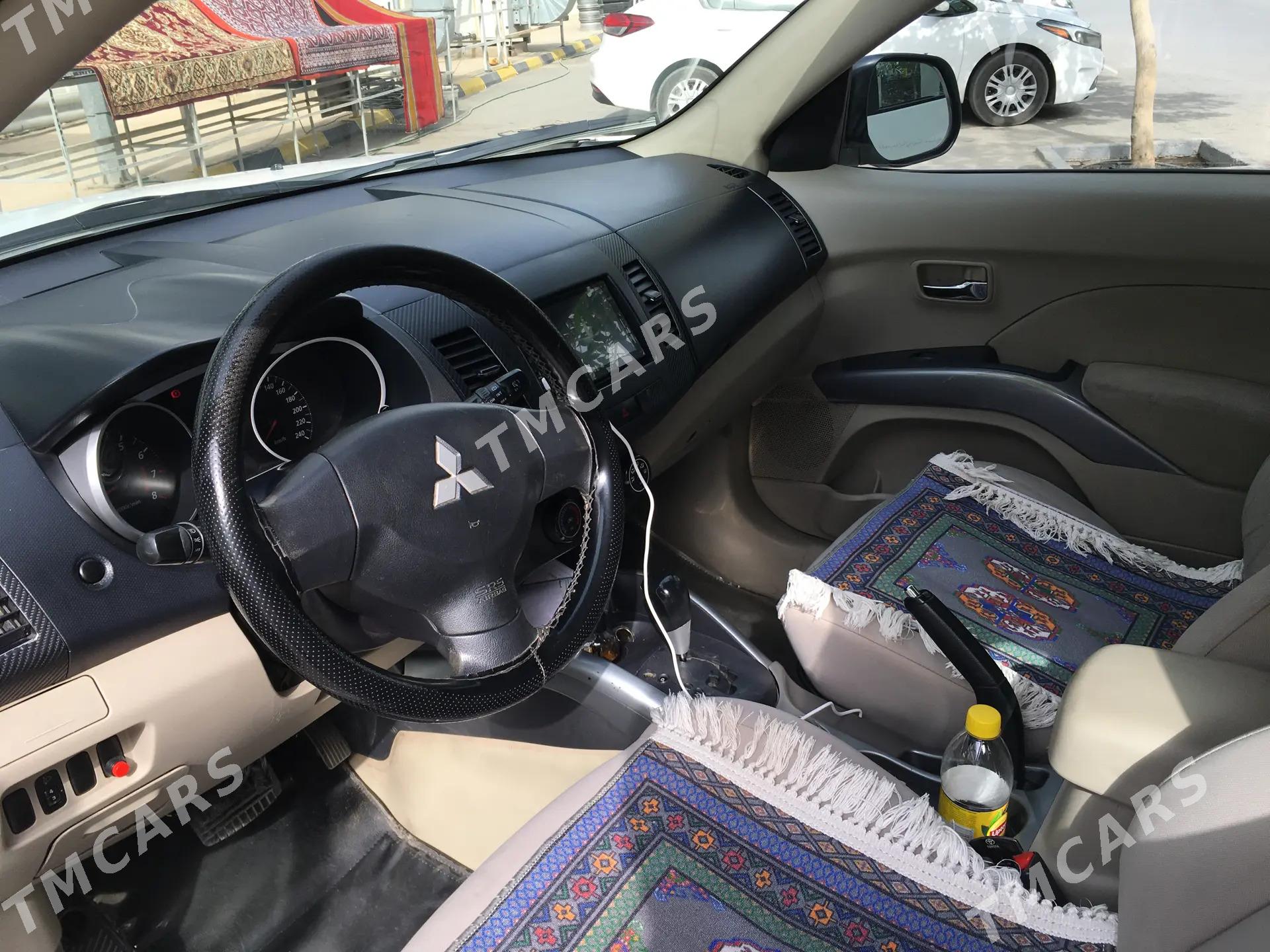 Mitsubishi Outlander 2010 - 180 000 TMT - Aşgabat - img 2